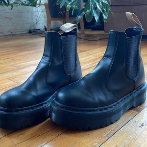 Vegan 2976 Felix Platform Chelsea Boots
Color: BLACK FELIX RUB OFF, W size 8